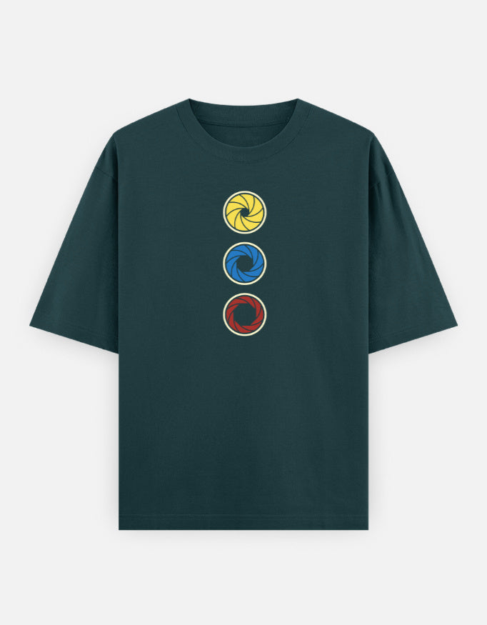C-Labs Camera Focus Oversized Classic T-Shirt Petrol Blue Front_1_c_38_1f327d50-1b24-44c5-a1e5-3d4792cc0fc4